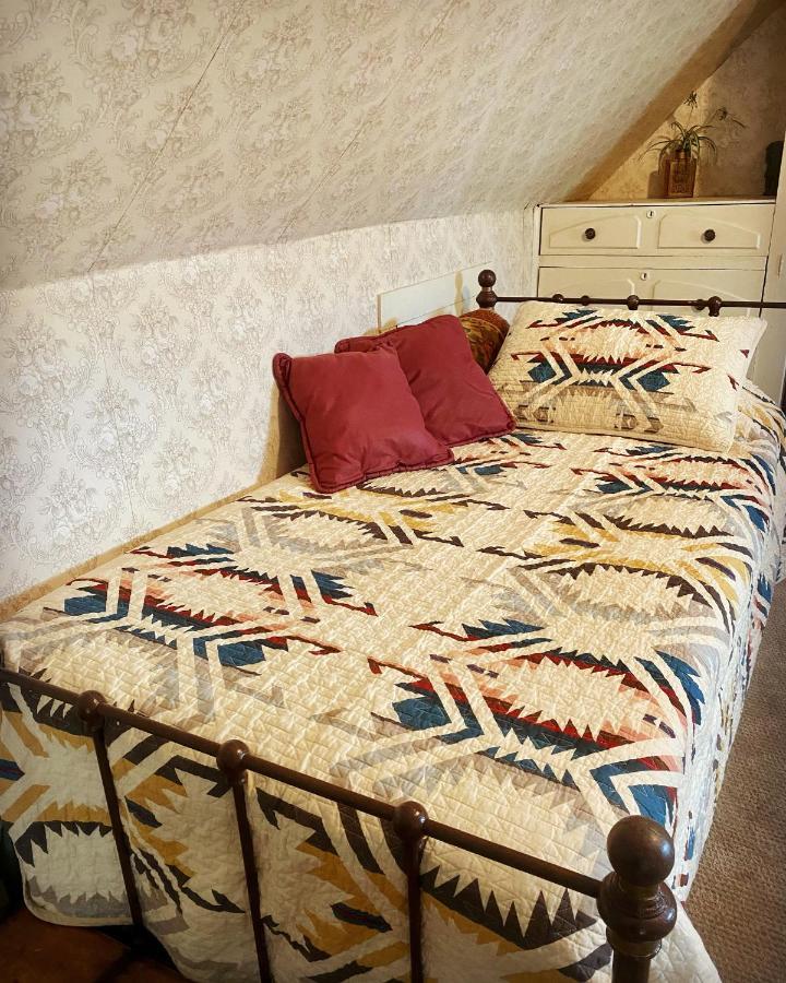 Pansy'S Parlor Bed & Breakfast Golden Exteriör bild